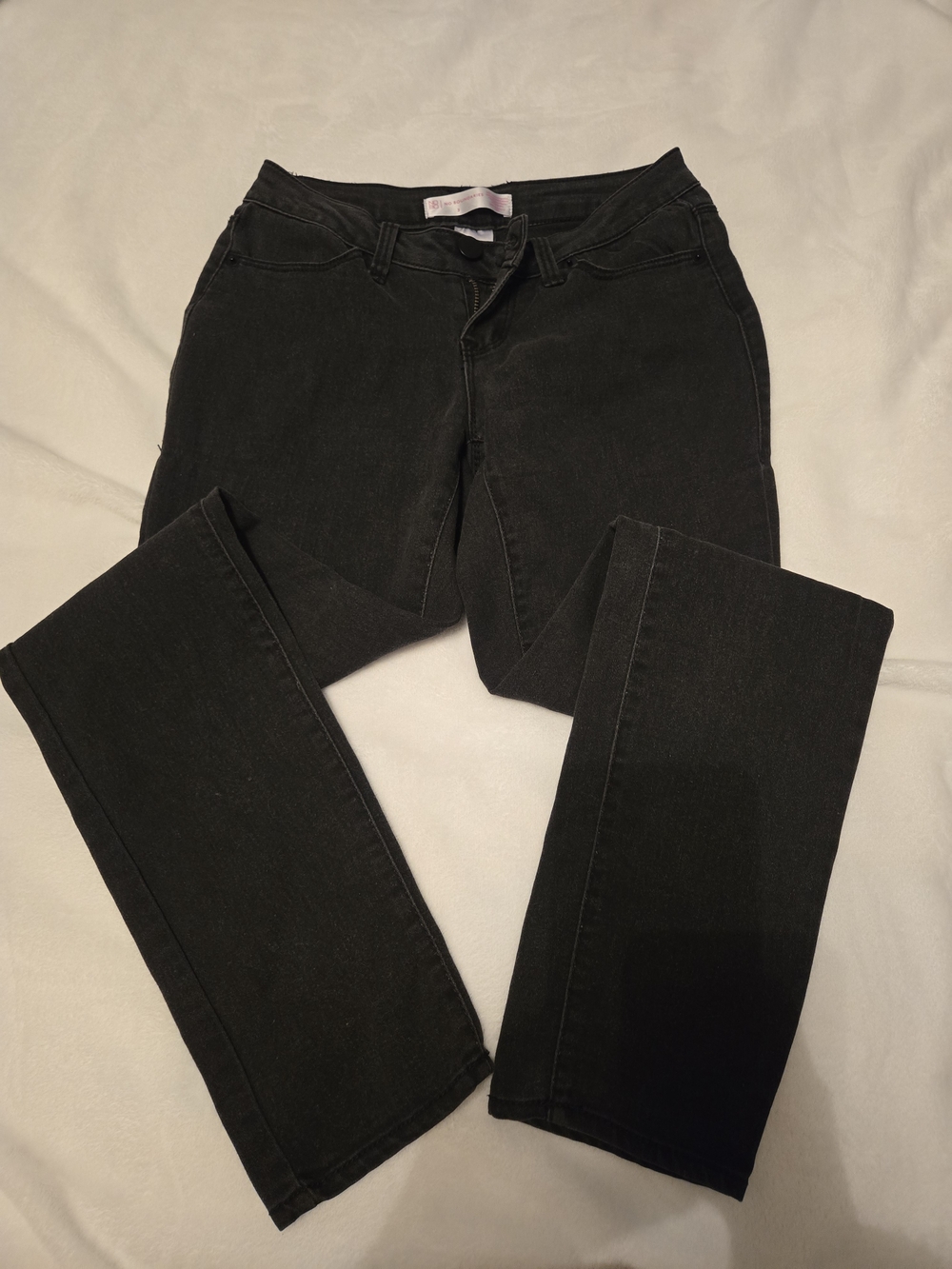 No Boundaries Women's Black Straight Leg Jeans